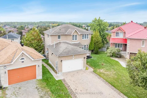 7 Round Leaf Court, ON L4N 9N3