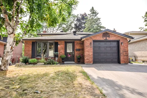 49 Ridgeway Avenue, ON L4N 5M2