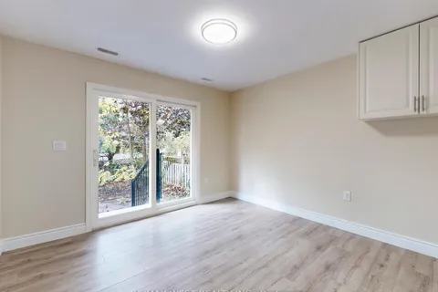 292 St Vincent Street, ON L4M 4A1