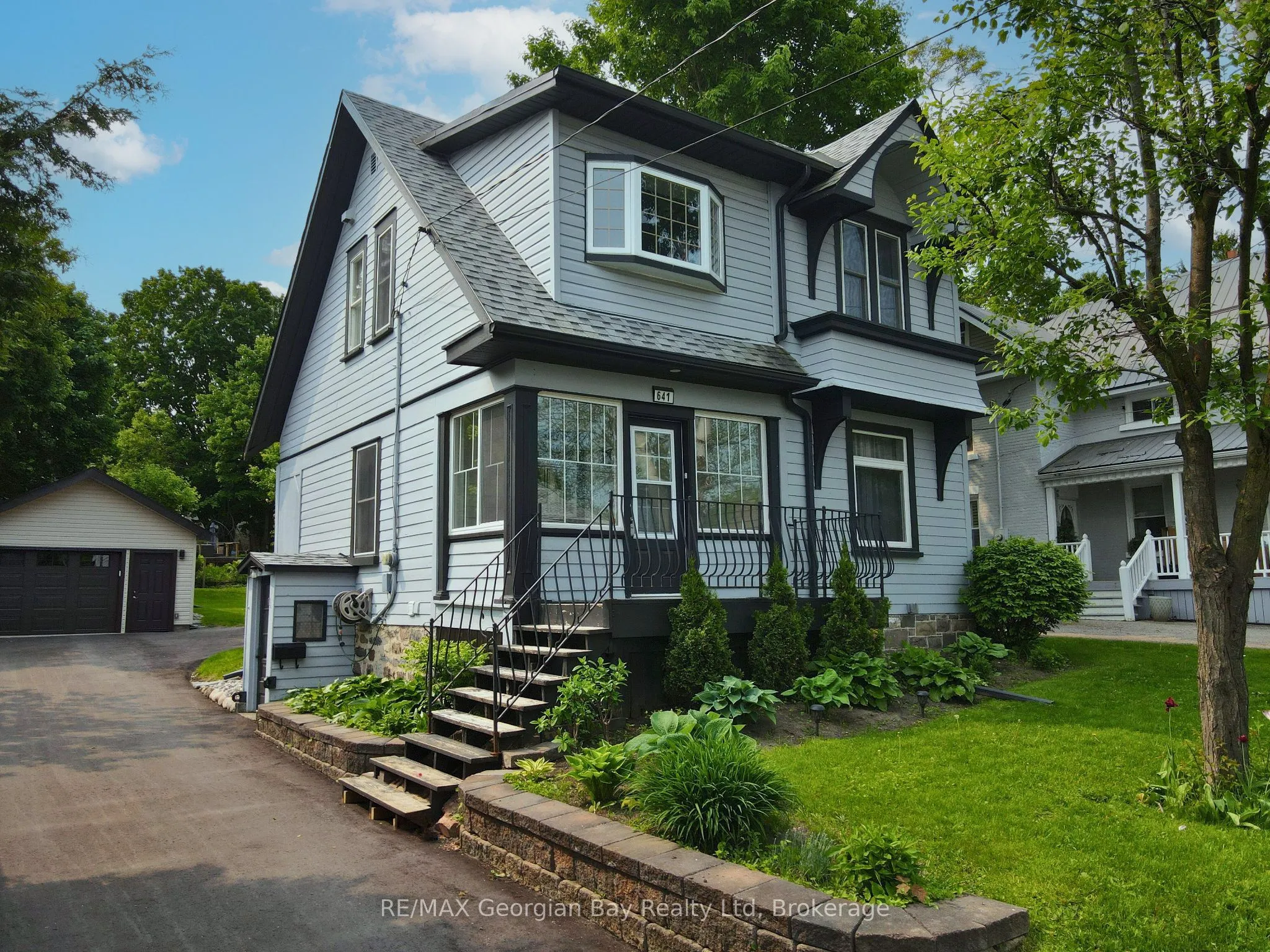 641 Bay Street, ON L4R 1L8