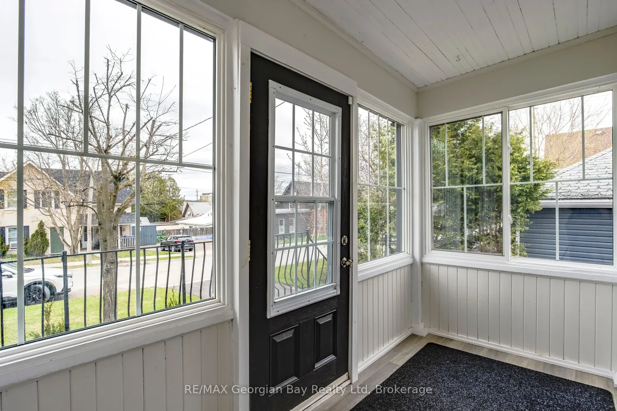 641 Bay Street, ON L4R 1L8