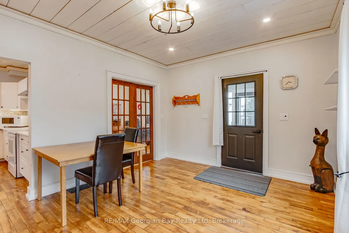 641 Bay Street, ON L4R 1L8