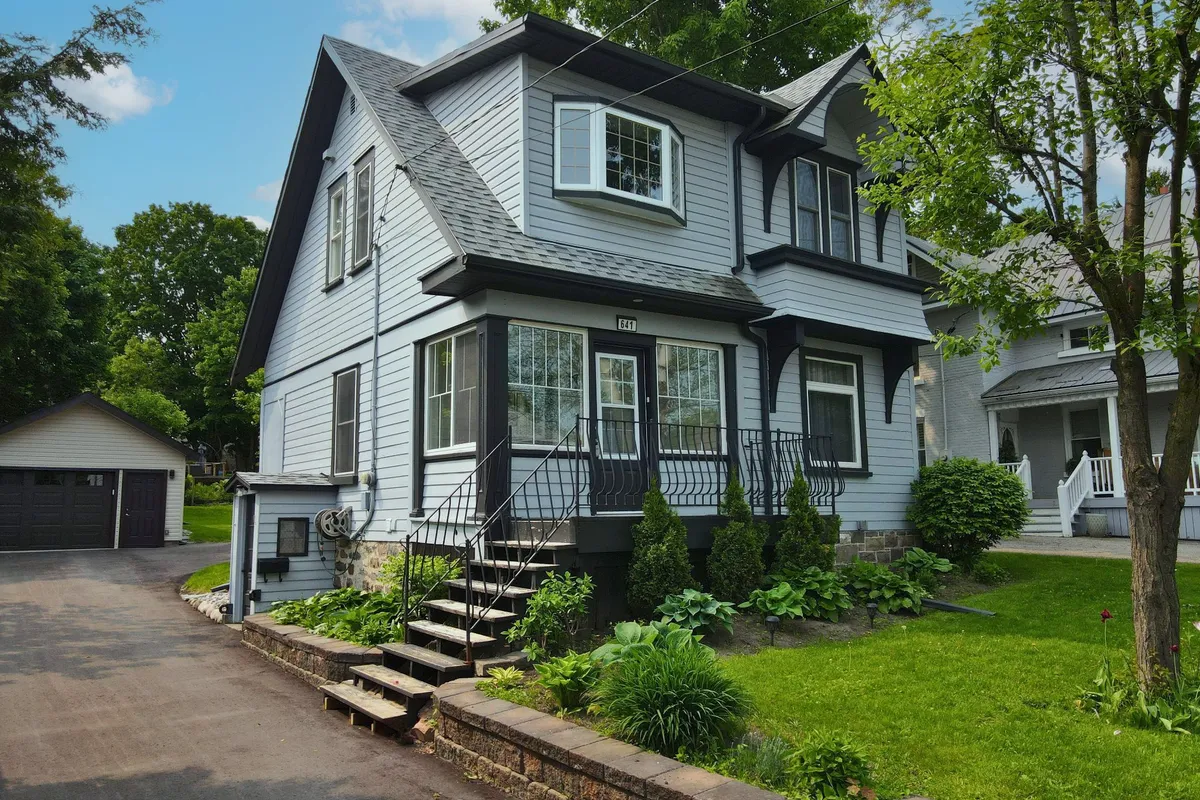 641 Bay Street, ON L4R 1L8