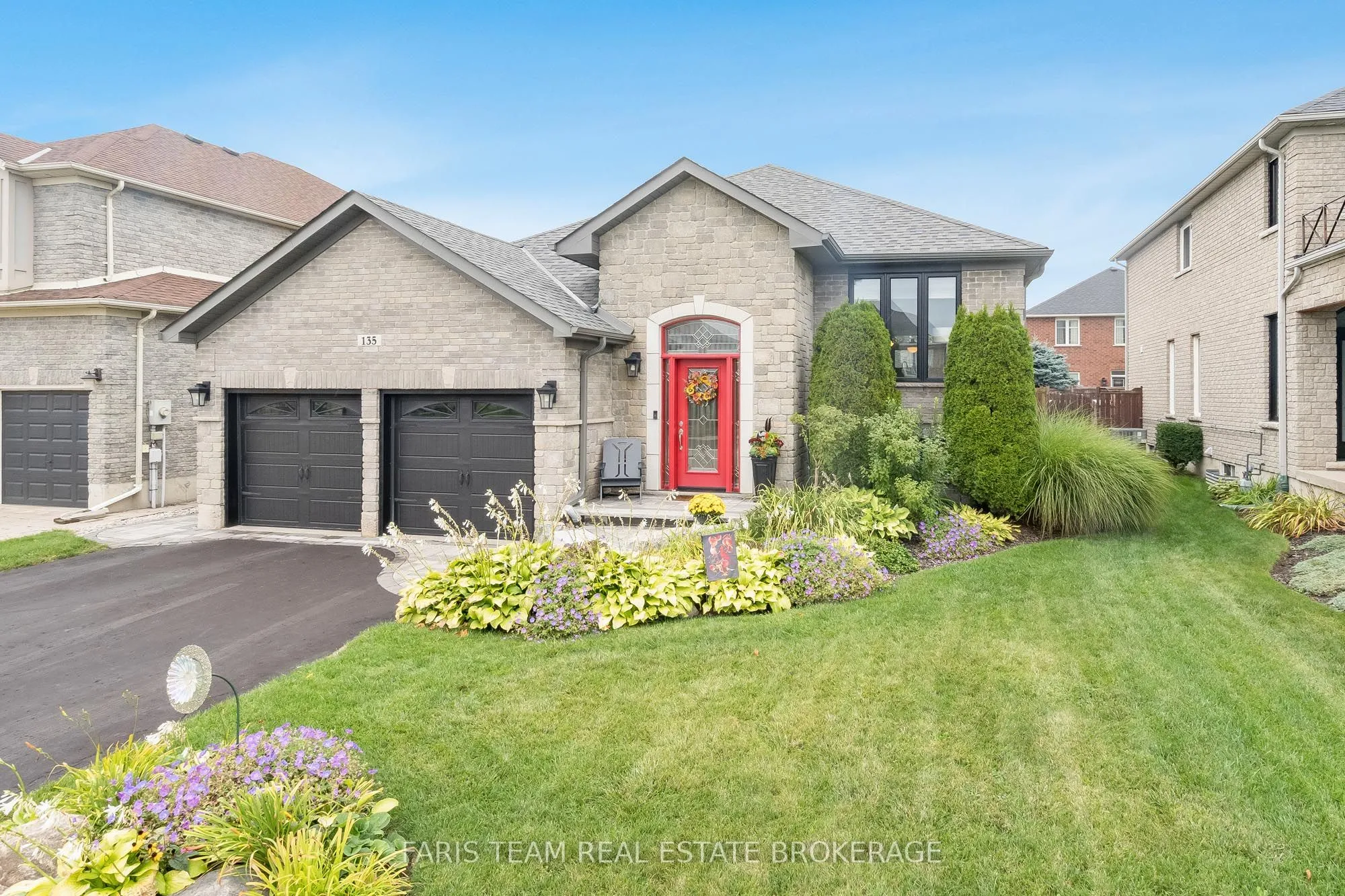 135 Sandringham Drive, ON L4N 0Y9