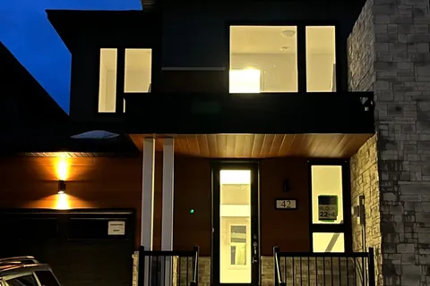 42 Eberhardt Drive, ON L9E 0K6