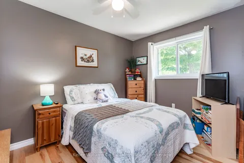 16 Mundy Avenue, ON L9M 0B5