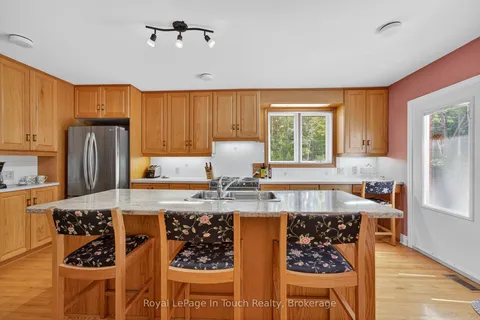 56 Robert Street, ON L9M 1K7