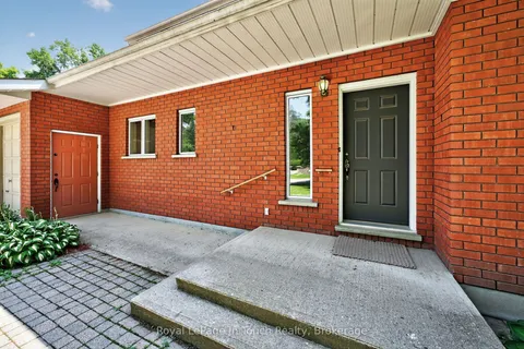 56 Robert Street, ON L9M 1K7