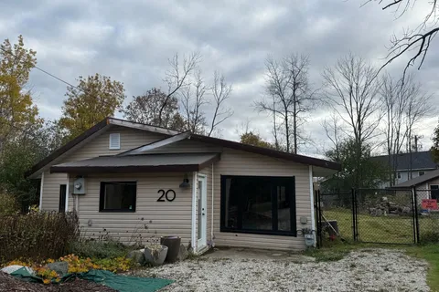 20 Sandell Street, ON L9Y 3Z1