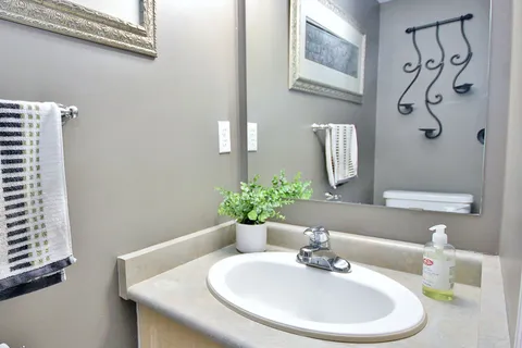 68 Gadwall Avenue, ON L4N 8X5