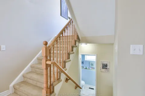 800 West Ridge Boulevard, ON L3V 0A1