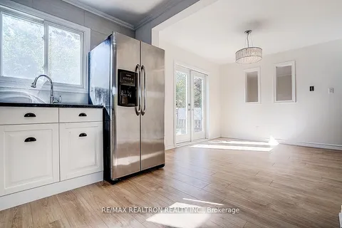 31 Blair Crescent, ON L4M 5Y7