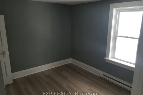 436 Queen Street, ON L4R 3J1