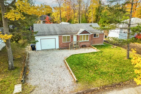 98 33rd Street, ON L9Z 2B9