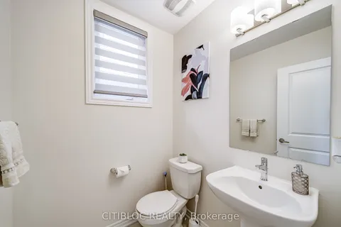 9 Abbey Crescent, ON L9J 0B7