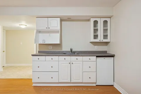 136 Marsellus Drive, ON L4N 0E1