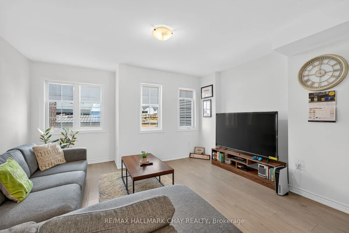 7 Tobias Lane, ON L9J 0T8