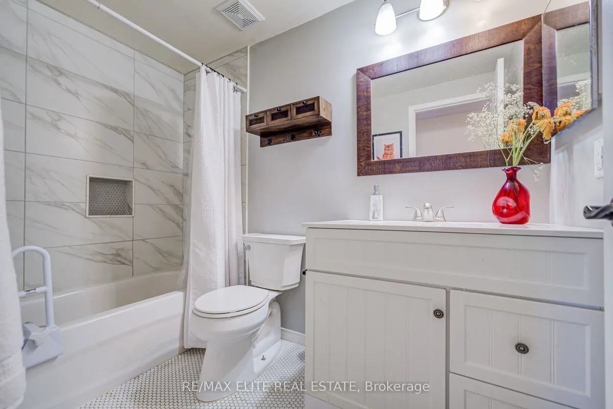 222 Country Lane, ON L4N 0W1