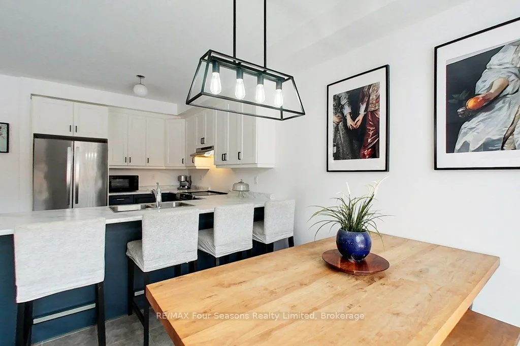 35 KIRBY Avenue, ON L9Y 3W8