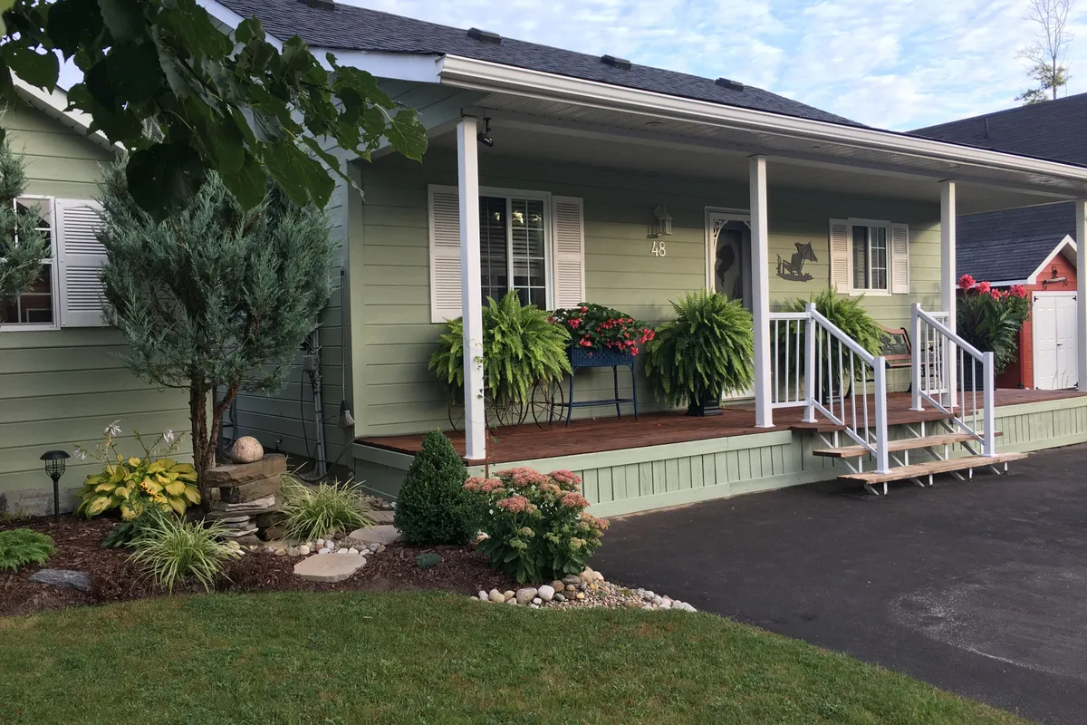 48 Madawaska Trail, ON L9Z 1X7