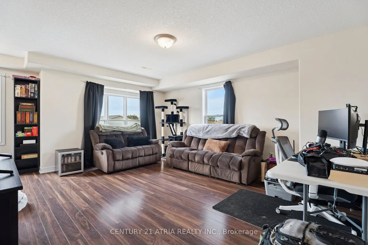 1 Leggott Avenue, ON L4M 0K7