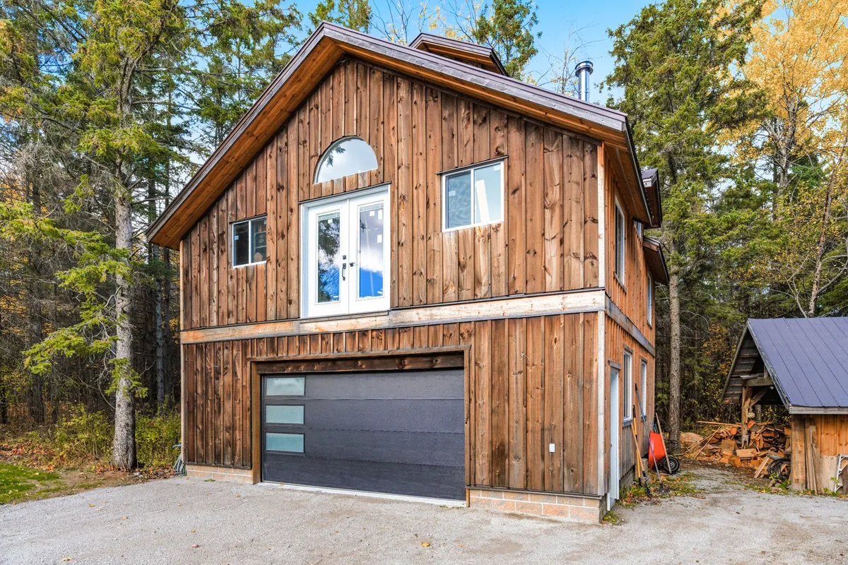 160 14 Concession, ON L9M 0N3