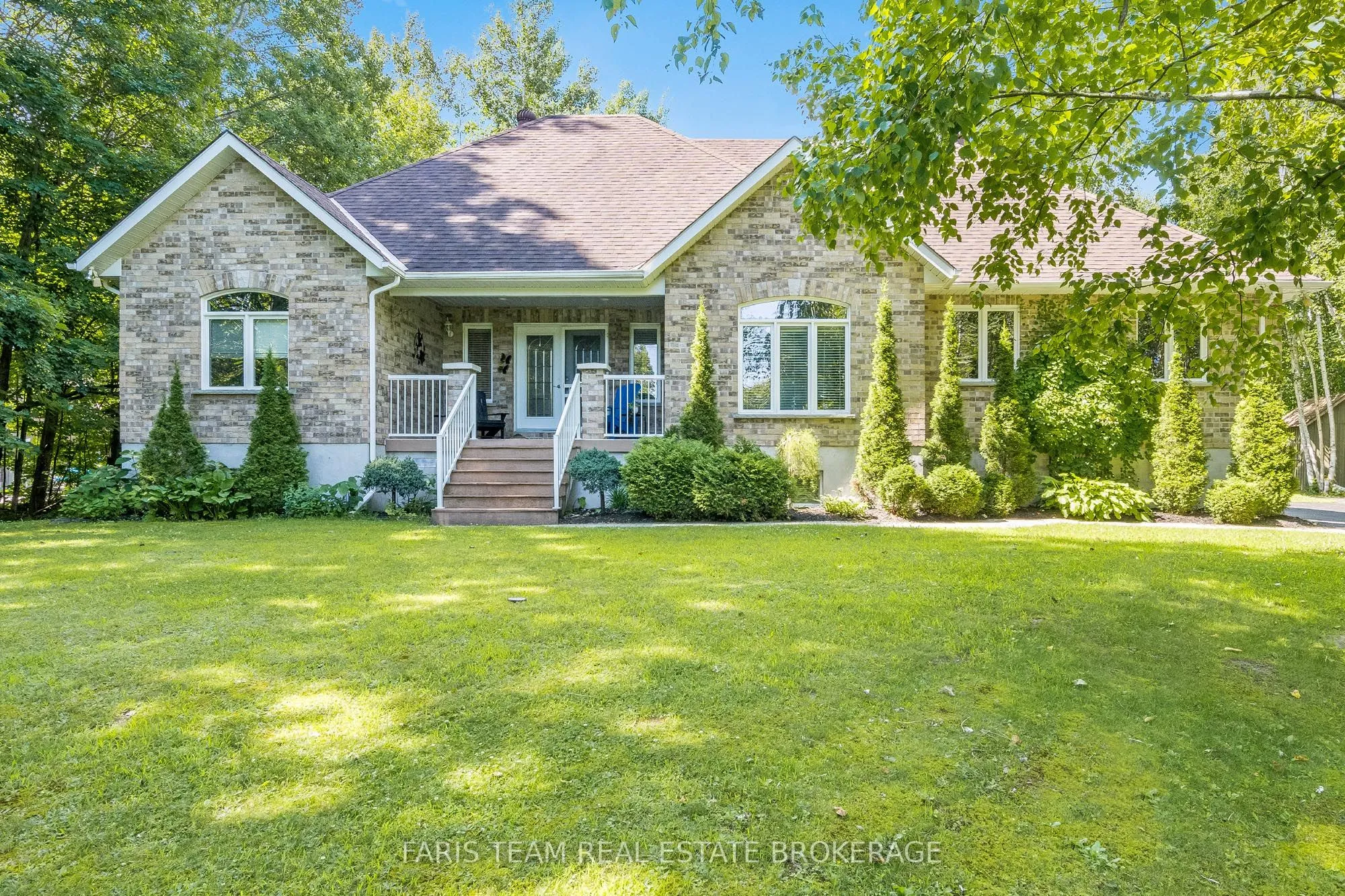 6 Meadowbrook Boulevard, ON L9M 0M2