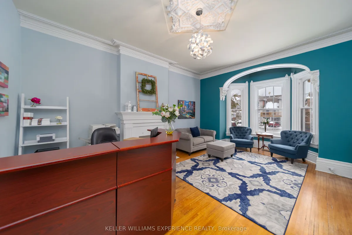 72 High Street, ON L4N 1W4