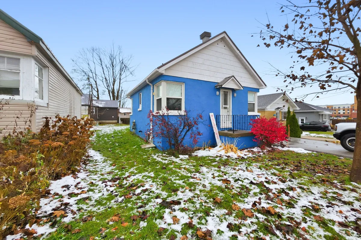 318 West Street, ON L3V 5E2