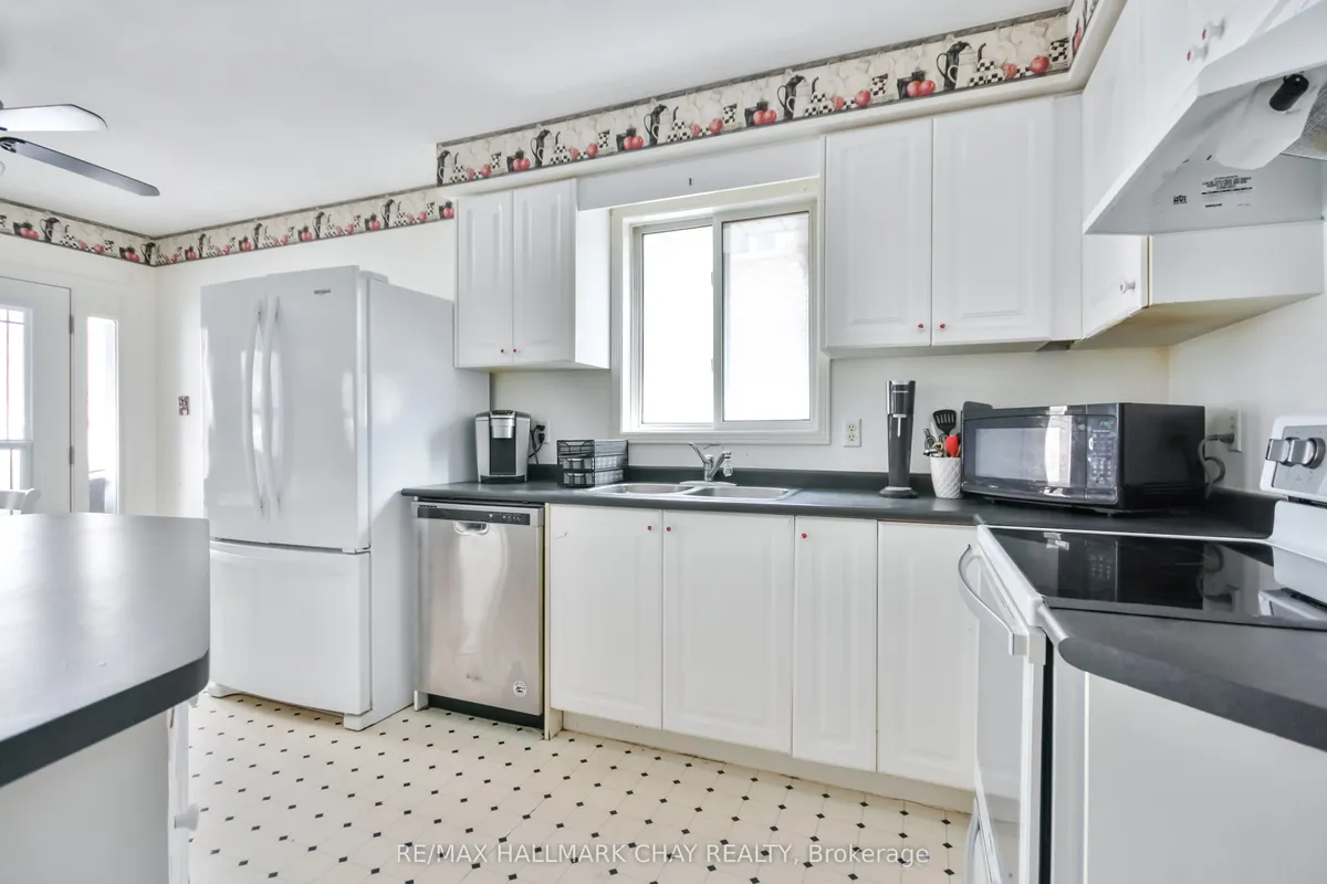 37 Loon Avenue, ON L4N 8W6