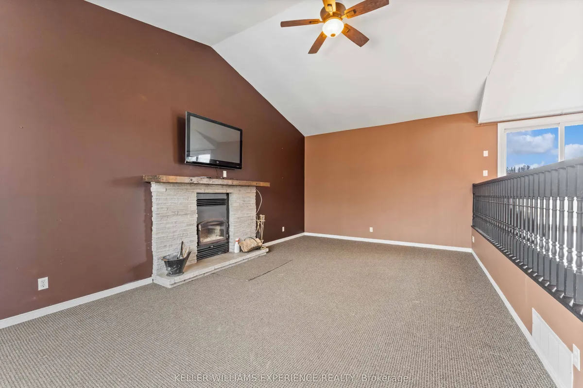 2717 3/4 Sunnidale Side Road, ON L0M 1N0