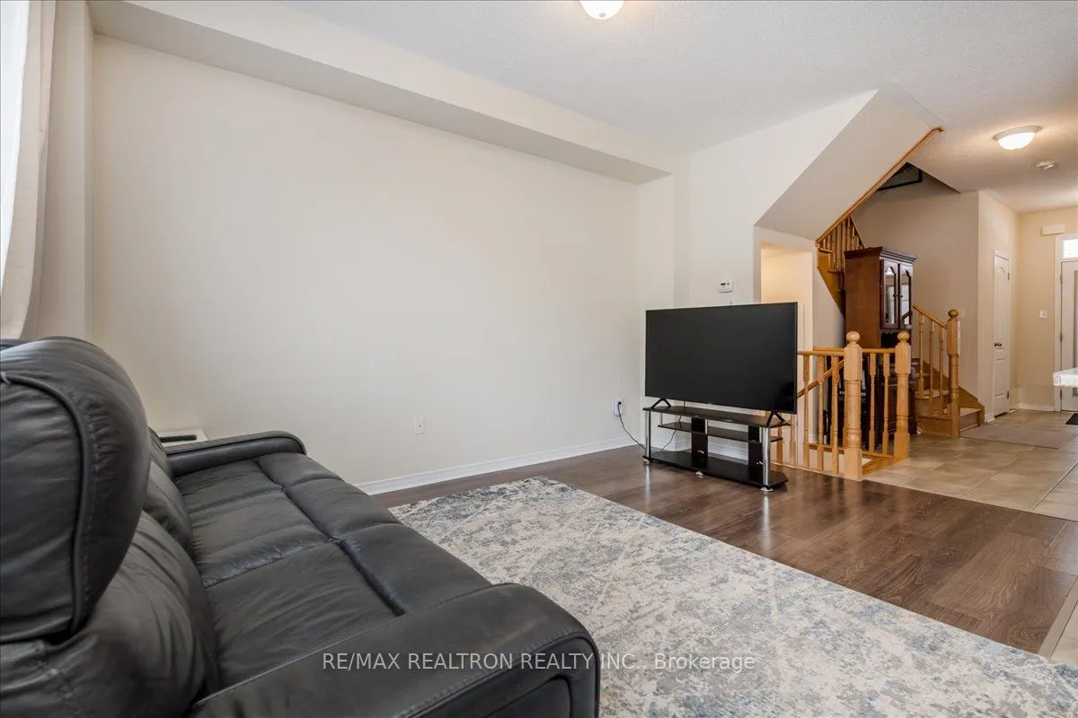 48 Portland Street, ON L9Y 0W9