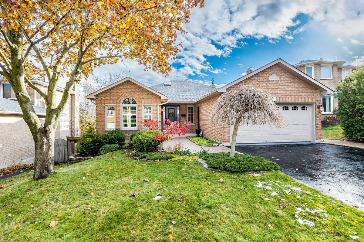 8 Macallister Court, ON L4N 7M6