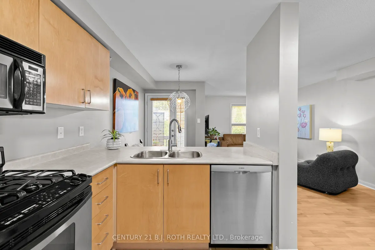 359 FERNDALE Drive, ON L4N 9Y6