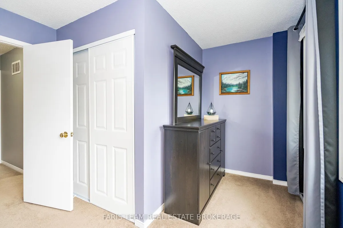 230 Kozlov Street, ON L4N 7H6