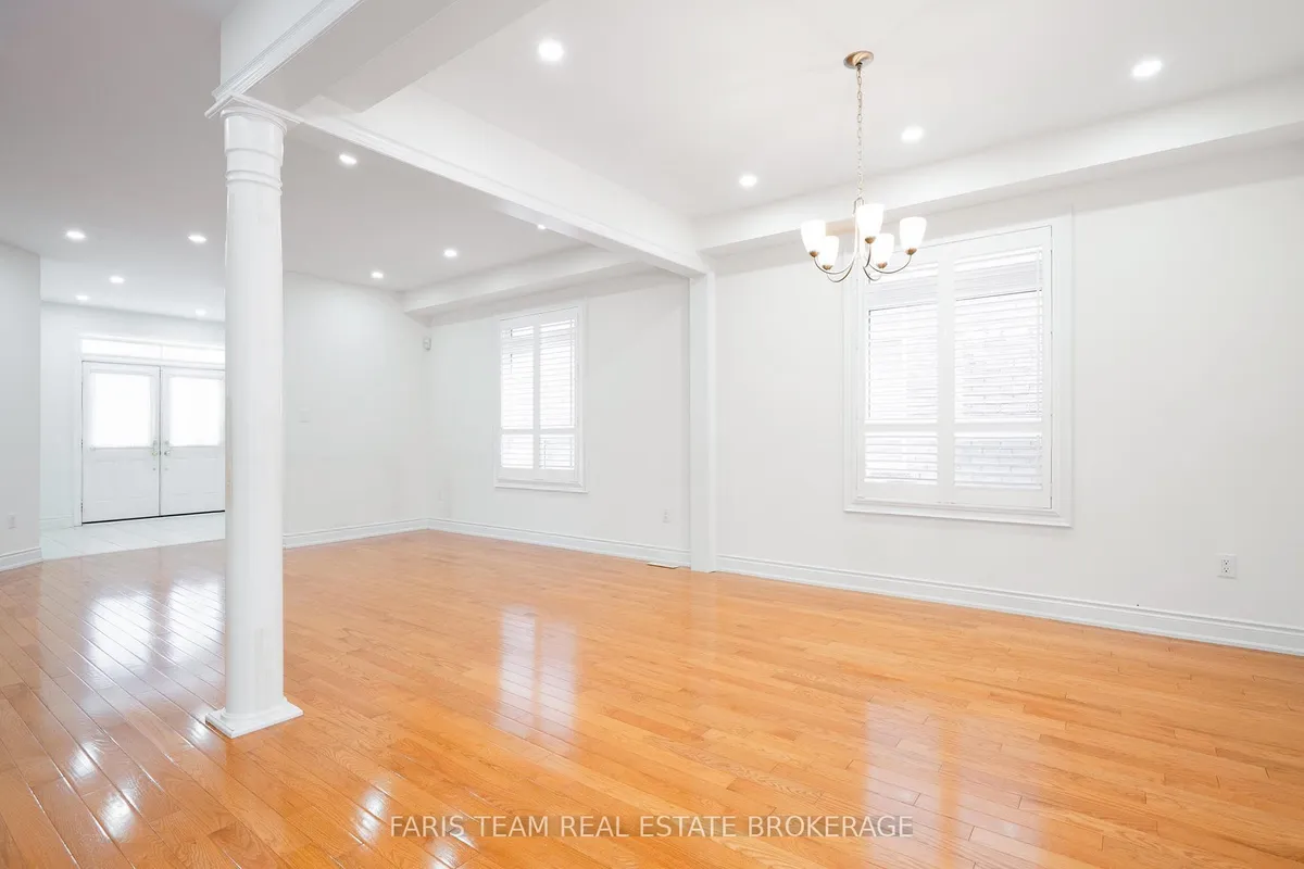 146 Sandringham Drive, ON L4M 0C9