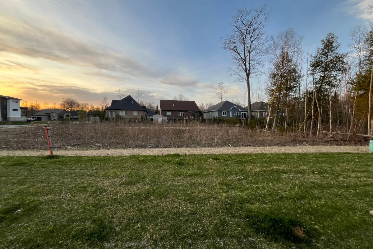 13 PT 2 Mapleside Drive, ON L9Z 3A5