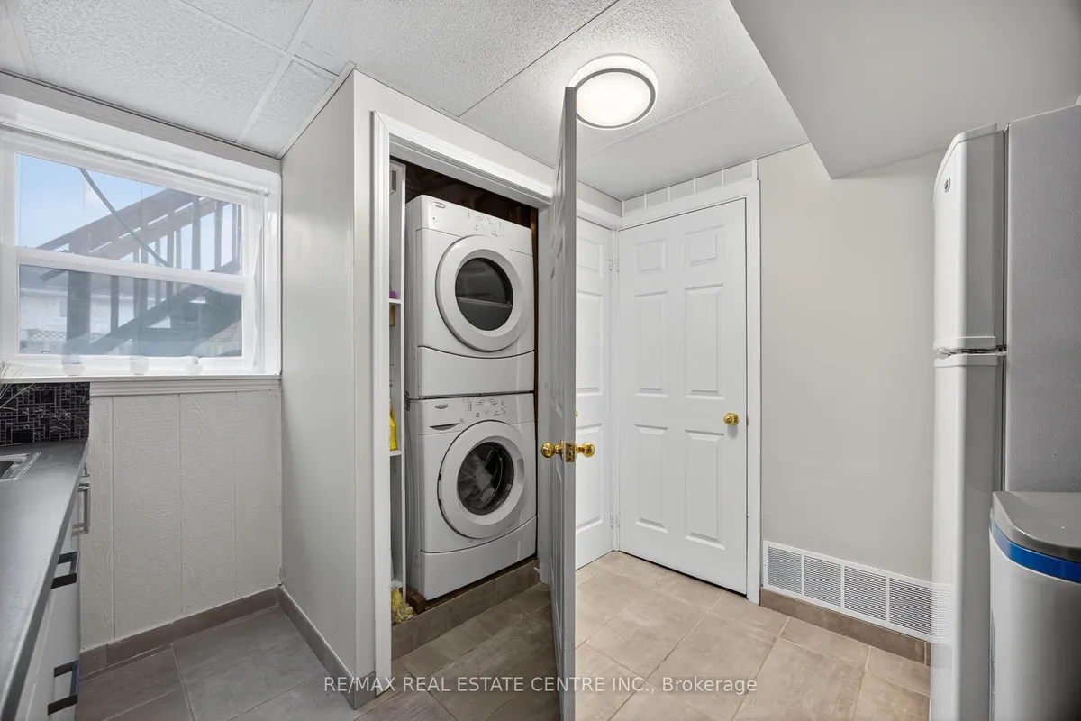 62 Riverdale Drive, ON L9Z 1G1