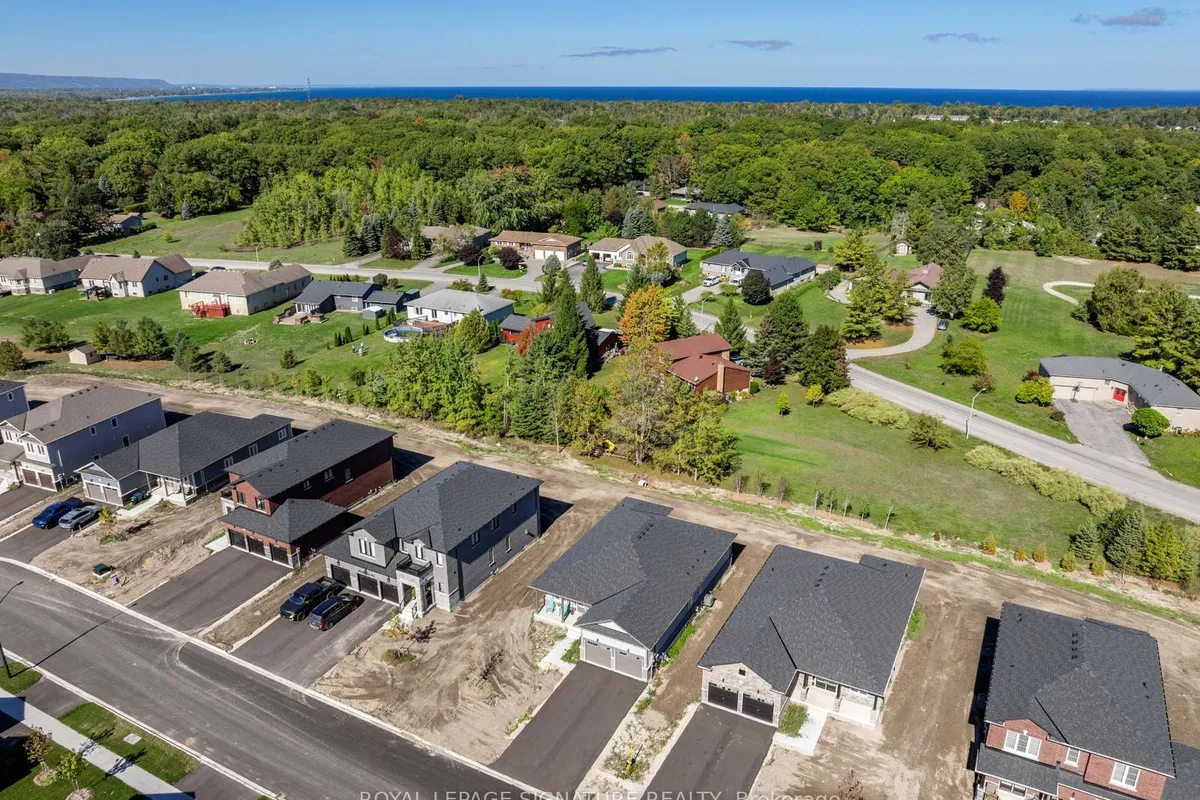 8 Misty Ridge Road, ON L9Z 0R8