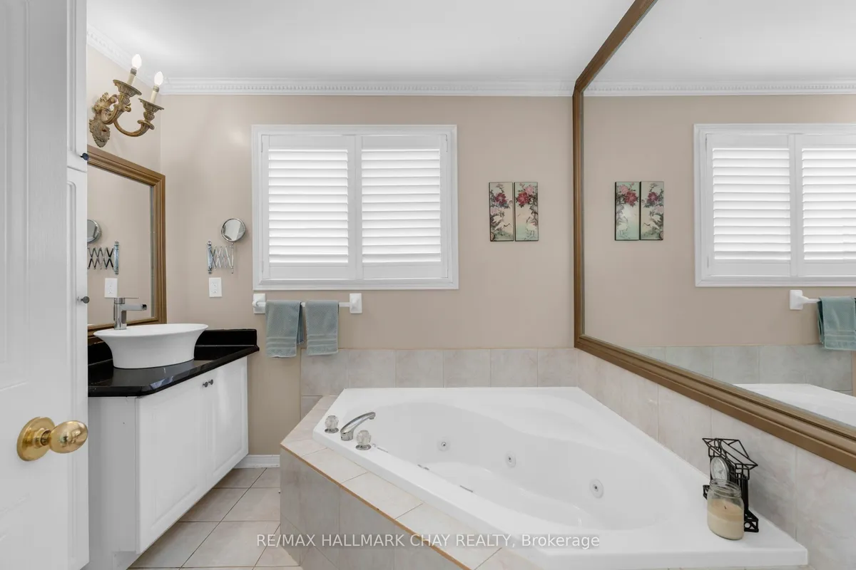 76 Hodgson Drive, ON L4N 7Z2