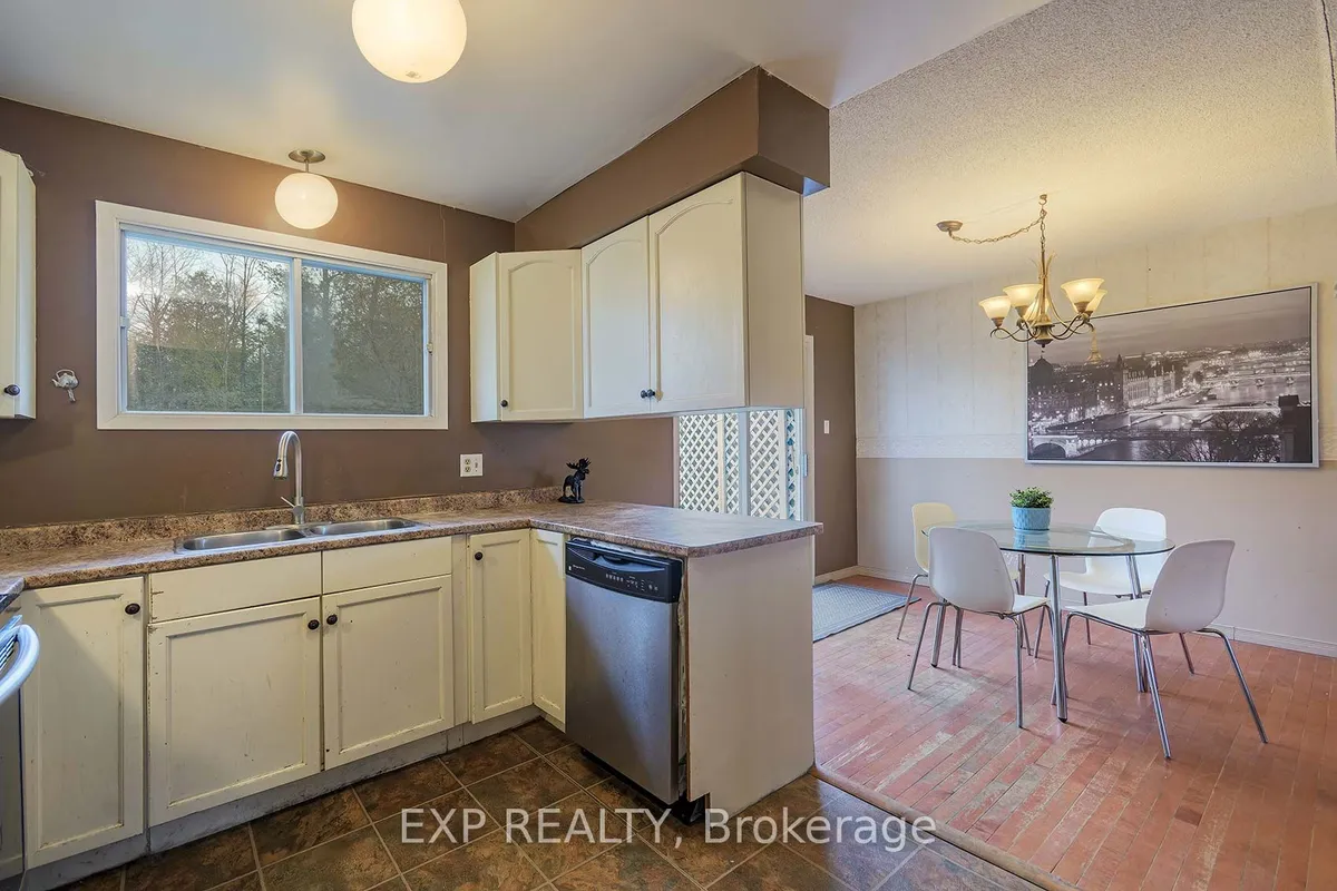 310 Crawford Street, ON L4N 3W8