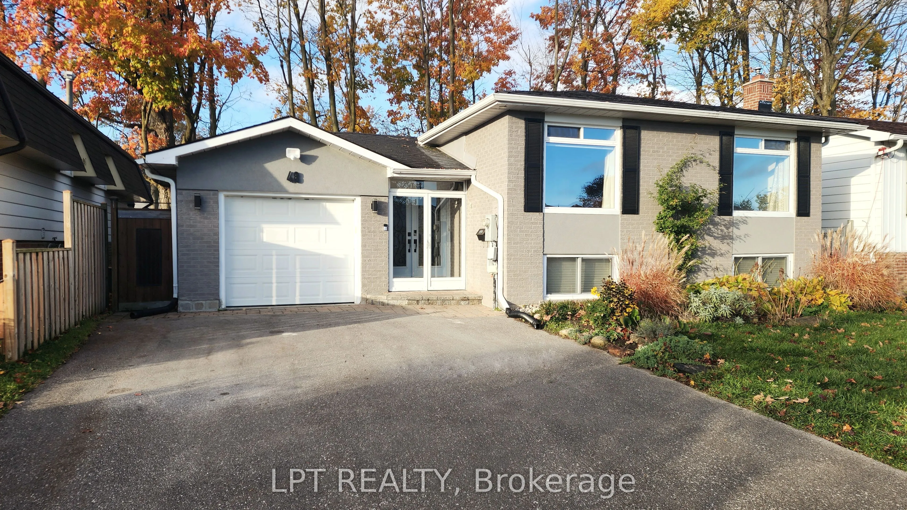 48 Maplehurst Crescent, ON L4M 4X2