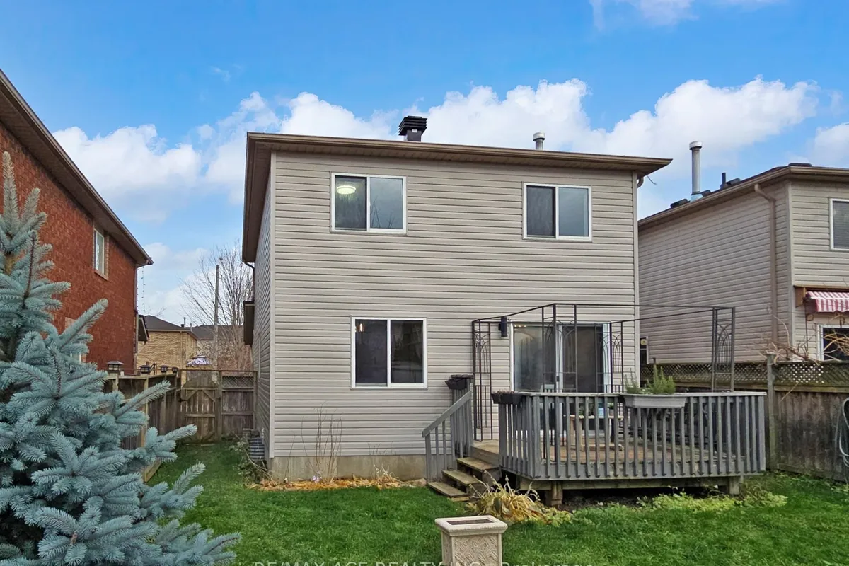 6 Aconley Court, ON L4M 7B3