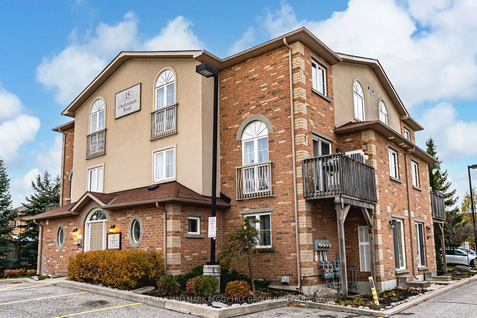 Condo Apartment 1 bedroom 1 bathroom at 15 Cheltenham Road in Barrie - MLS# S12591926