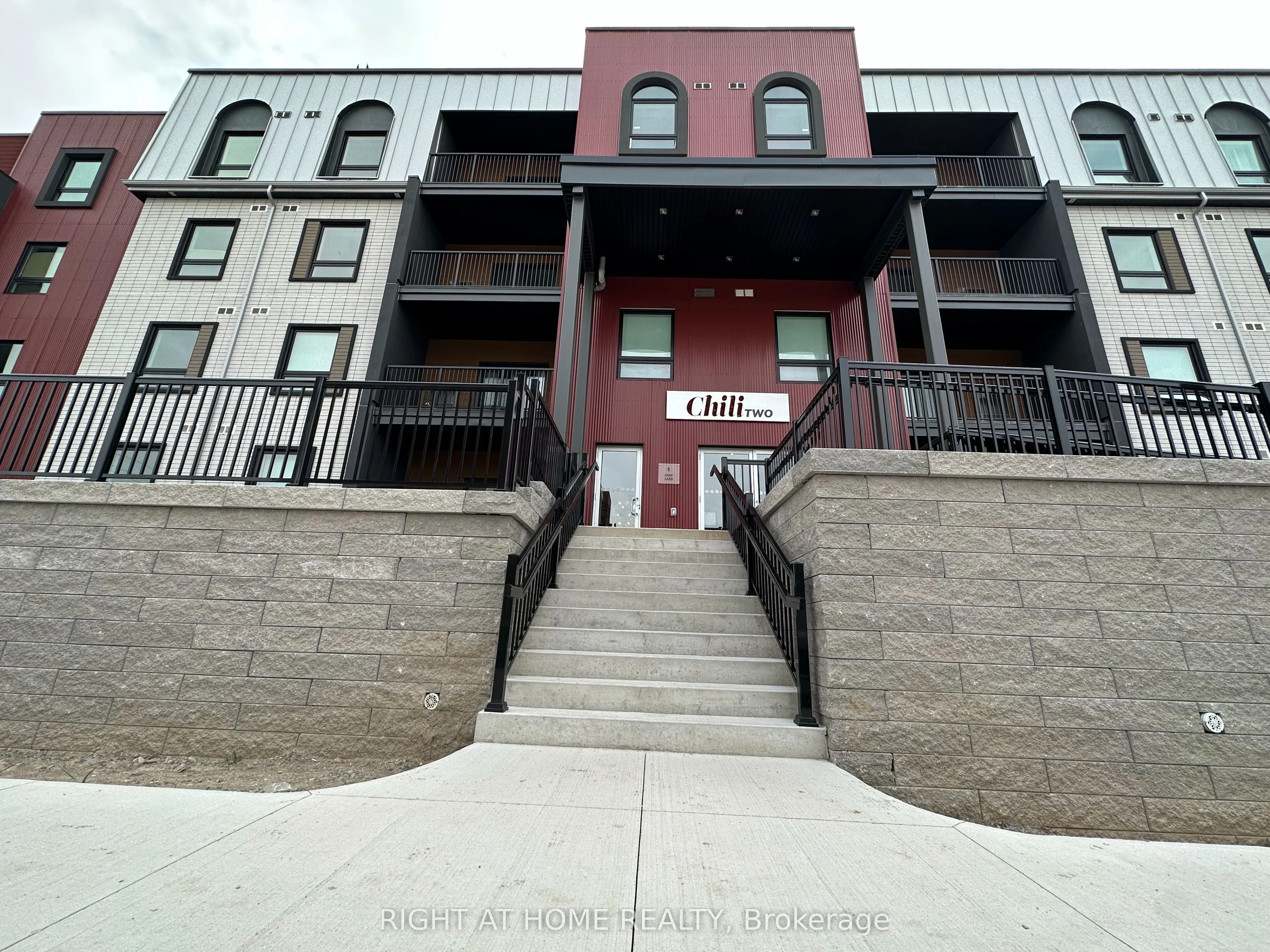 Condo Apartment 3 bedroom 2 bathroom at 1 Chef Lane in Barrie - MLS# S12593056