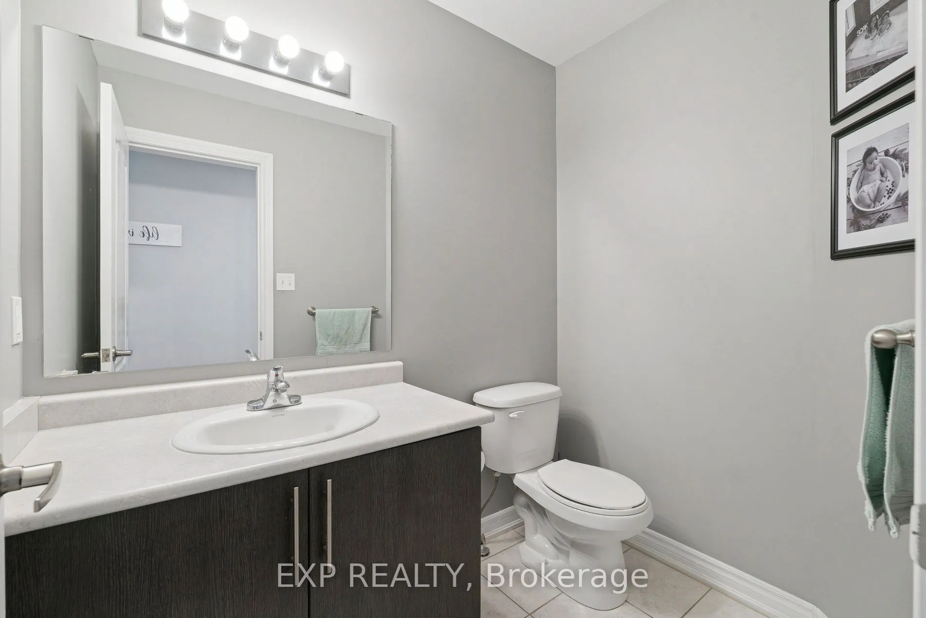 Att/Row/Townhouse 4 bedroom 3 bathroom at 104 Sydenham Wells N/A in Barrie - MLS# S12600274