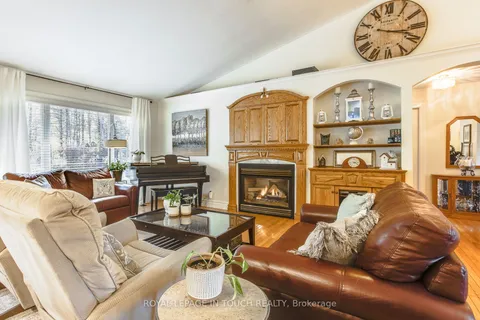 172 GOLDFINCH Crescent, Tiny, ON L0L 2J0