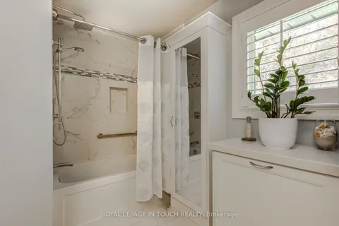 172 GOLDFINCH Crescent, Tiny, ON L0L 2J0