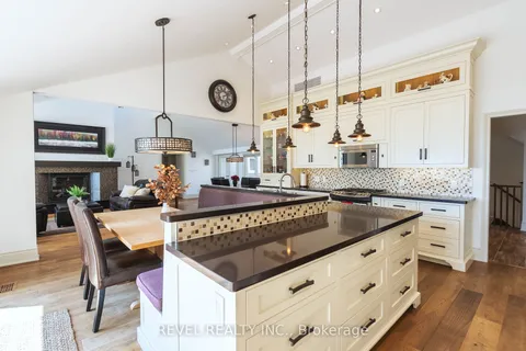 183 Lakeshore Rd, Oro-Medonte, ON L0L 2E0