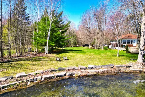 3283 Crescent Bay Rd, Severn, ON L0K 1B0